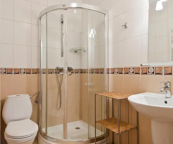 Pinokio ゲストハウス 3*